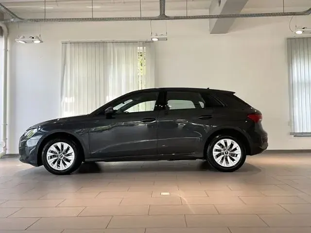 Gebraucht Audi A3 150 PS (110 kW) 2023 Manhattangrau metallic Limousine