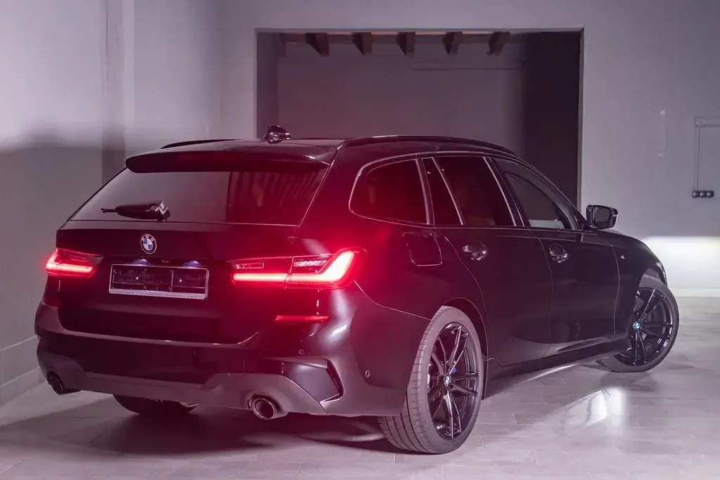 Gebraucht BMW 330 M Sport 286 PS (210 kW) 2021 Schwarz Kombi