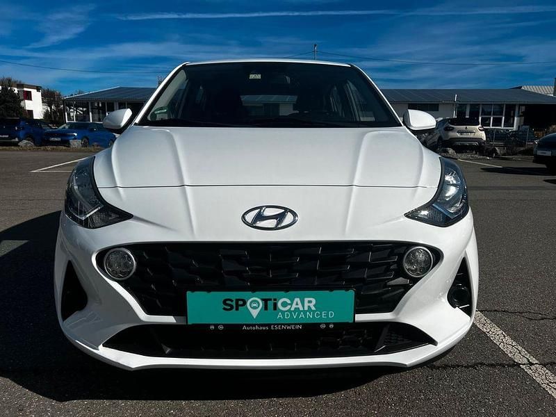 Gebraucht Hyundai i10 Select 67 PS (49 kW) 2021 Weiß Kleinwagen