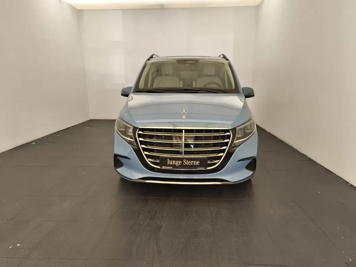 Gebraucht Mercedes V250 Exclusive 190 PS (139 kW) 2025 Vintageblau Van / Kleinbus