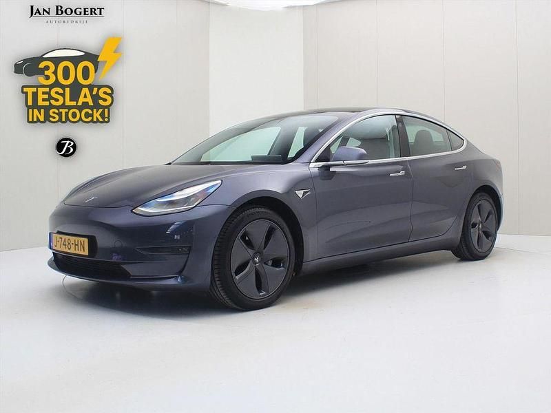 Grau Gebraucht 2020 Tesla Model 3 Long Range AWD Limousine | 20.700 € (Fairer Preis) - Bild 1/4