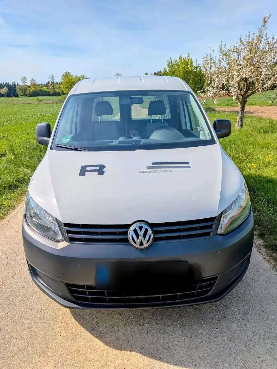 Second-hand VW Caddy 105 CP (77 kW) 2011 Alb Monovolum