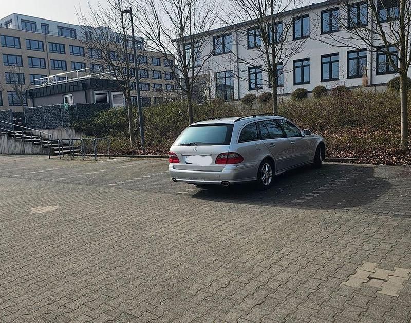 Gebraucht Mercedes E230 Avantgarde 204 PS (150 kW) 2008 Silber Kombi