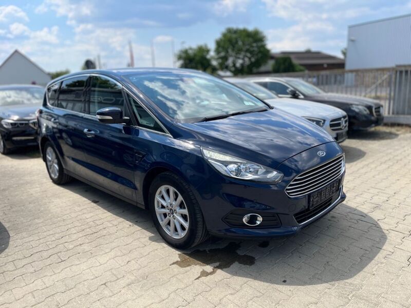 Gebraucht Ford S-MAX Titanium 179 PS (131 kW) 2017 Blau Van / Kleinbus