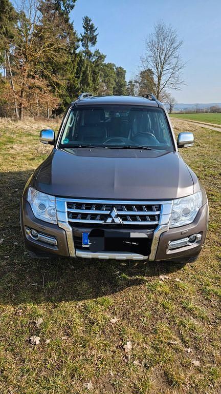 Gebraucht Mitsubishi Pajero Top 190 PS (139 kW) 2016 Braun SUV