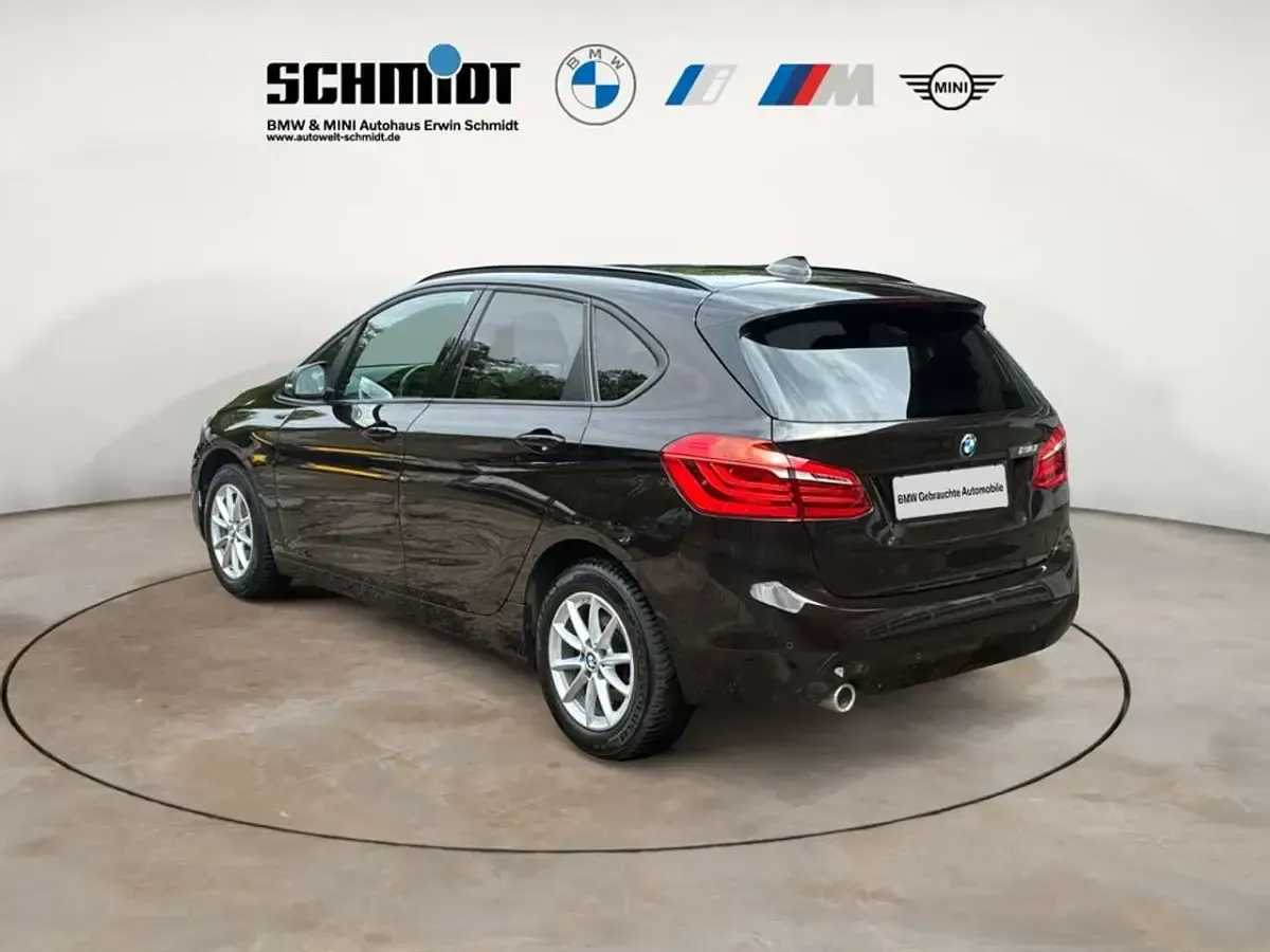 Gebraucht BMW 216 Advantage 109 PS (80 kW) 2021 Sparkling brown metallic Kombi