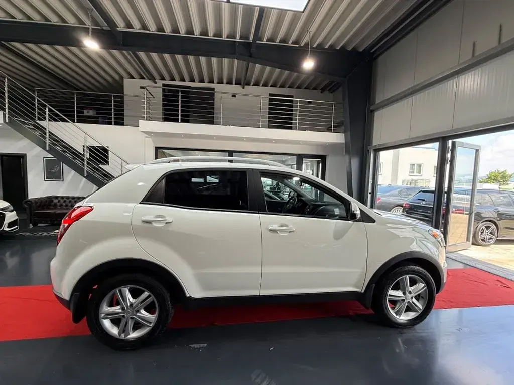 Gebraucht SsangYong Korando 150 PS (110 kW) 2015 Weiß SUV