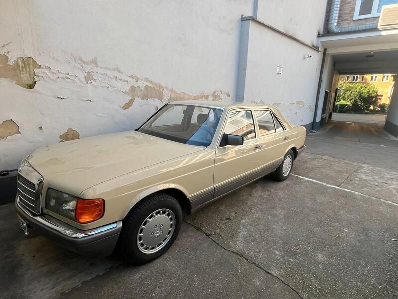 Beige Gebraucht 1988 Mercedes S260 Limousine | 7.600 € - Bild 1/4