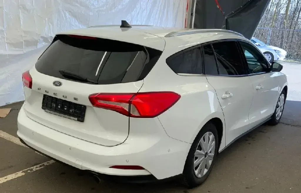 Gebraucht Ford Focus 120 PS (88 kW) 2020 Weiß Limousine