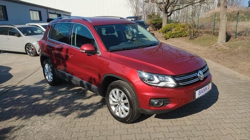 Gebraucht VW Tiguan Style 140 PS (102 kW) 2012 Rot SUV