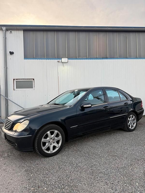 Gebraucht Mercedes C240 170 PS (125 kW) 2004 Grün Limousine