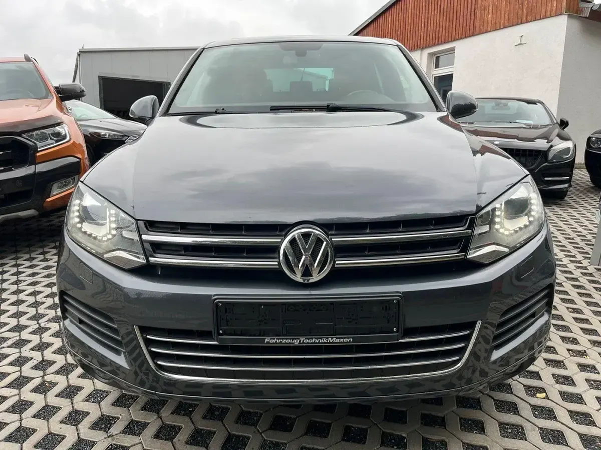 Second-hand VW Touareg 340 CP (250 kW) 2012 Gri SUV