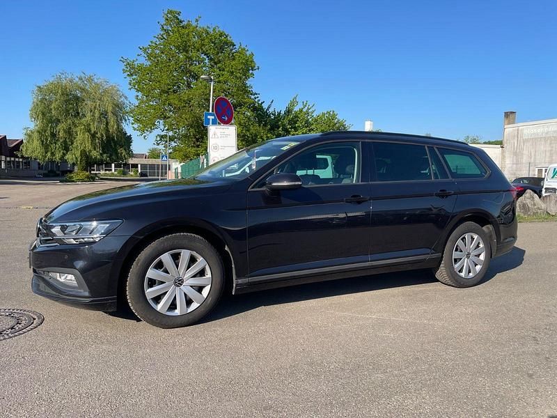 Gebraucht VW Passat Conceptline 150 PS (110 kW) 2021 Schwarz Kombi