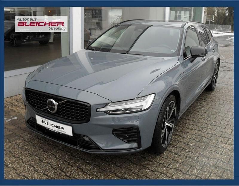 Grau Gebraucht 2023 Volvo V60 Ultimate Kombi | 39.990 € (Fairer Preis) - Bild 1/4