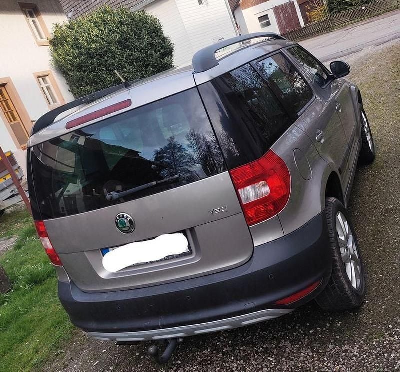 Gebraucht Skoda Yeti Plus Edition 122 PS (89 kW) 2011 Beige SUV