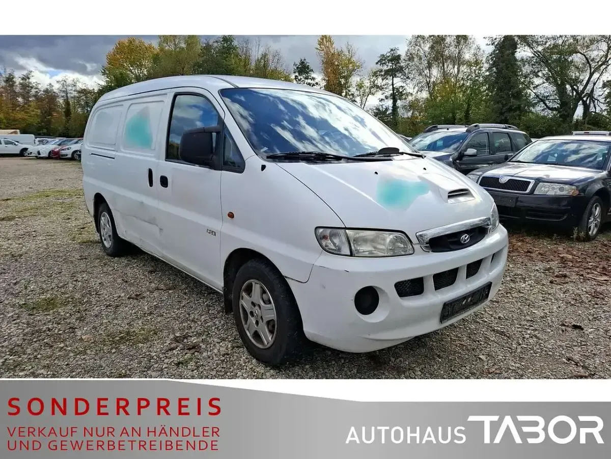 Gebraucht Hyundai H-1 140 PS (102 kW) 2004 Weiß Van / Kleinbus