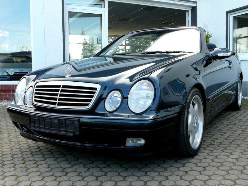 Smaragdschwarz metallic (189u) Gebraucht 1999 Mercedes CLK230 Elegance Cabrio | 13.990 € - Bild 1/4