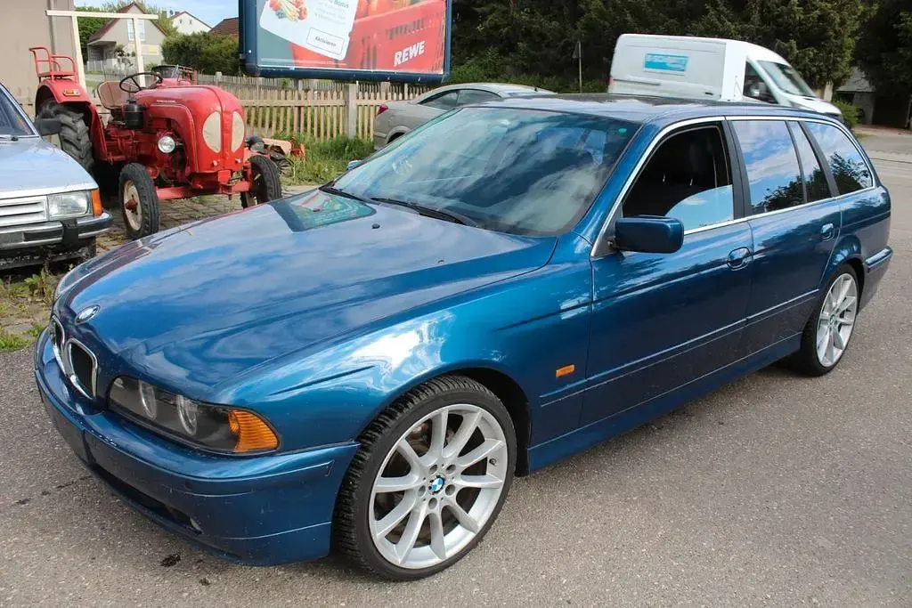 Gebraucht BMW 525 163 PS (119 kW) 2001 Blau Kombi