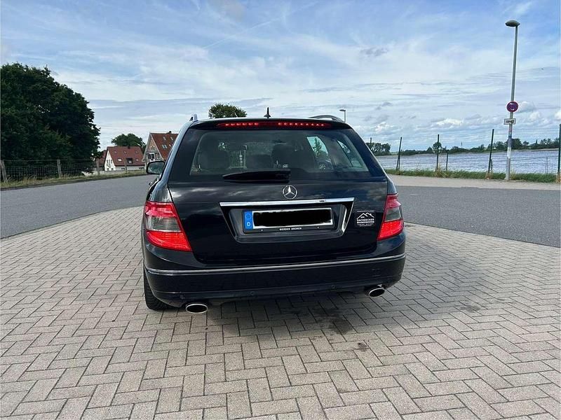 Schwarz Gebraucht 2008 Mercedes C230 Avantgarde Kombi | 7.000 € (Teuer) - Bild 1/4