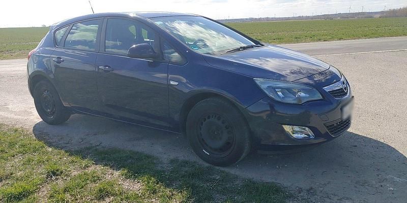 Gebraucht Opel Astra 87 PS (63 kW) 2010 Blau Limousine