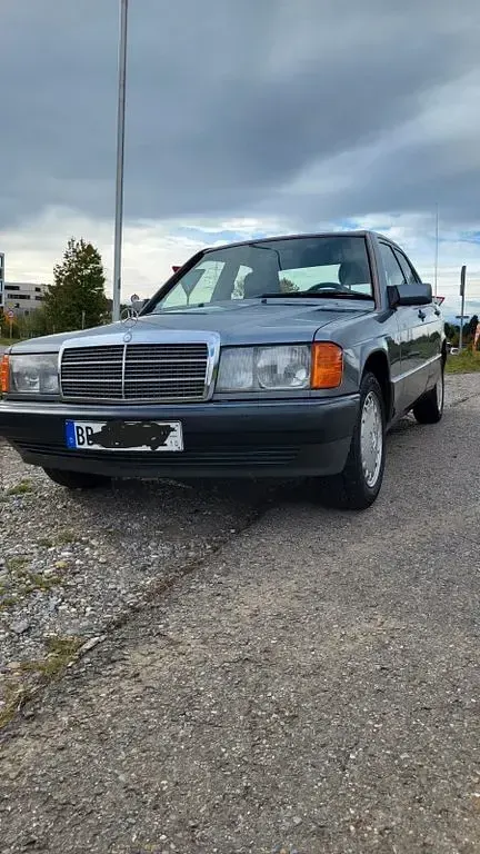 Gebraucht Mercedes 190 122 PS (89 kW) 1992 Grau Limousine