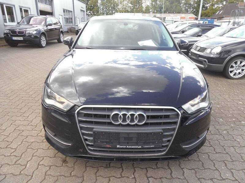 Schwarz Gebraucht 2014 Audi A3 Sportback Ambition Limousine | 8.990 € (Guter Preis) - Bild 1/4