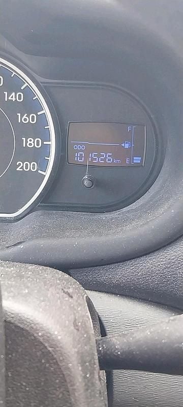 Gebraucht Hyundai i10 69 PS (50 kW) 2013 Weiß Kleinwagen