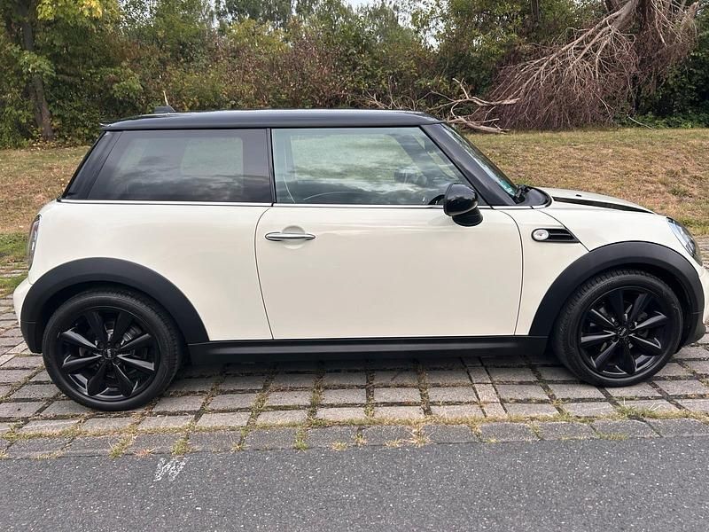 Weiß Gebraucht 2011 Mini Cooper Chili Kleinwagen | 6.900 € (Superpreis) - Bild 1/4