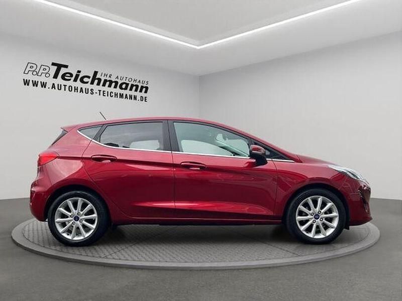 Gebraucht Ford Fiesta Titanium 101 PS (74 kW) 2019 Rot Kleinwagen
