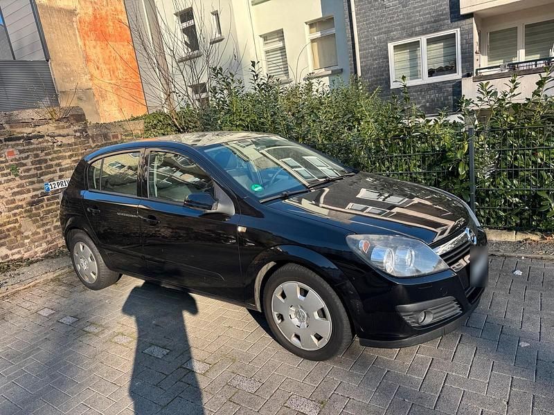 Second-hand Opel Astra 90 CP (66 kW) 2006 Negru Hatchback