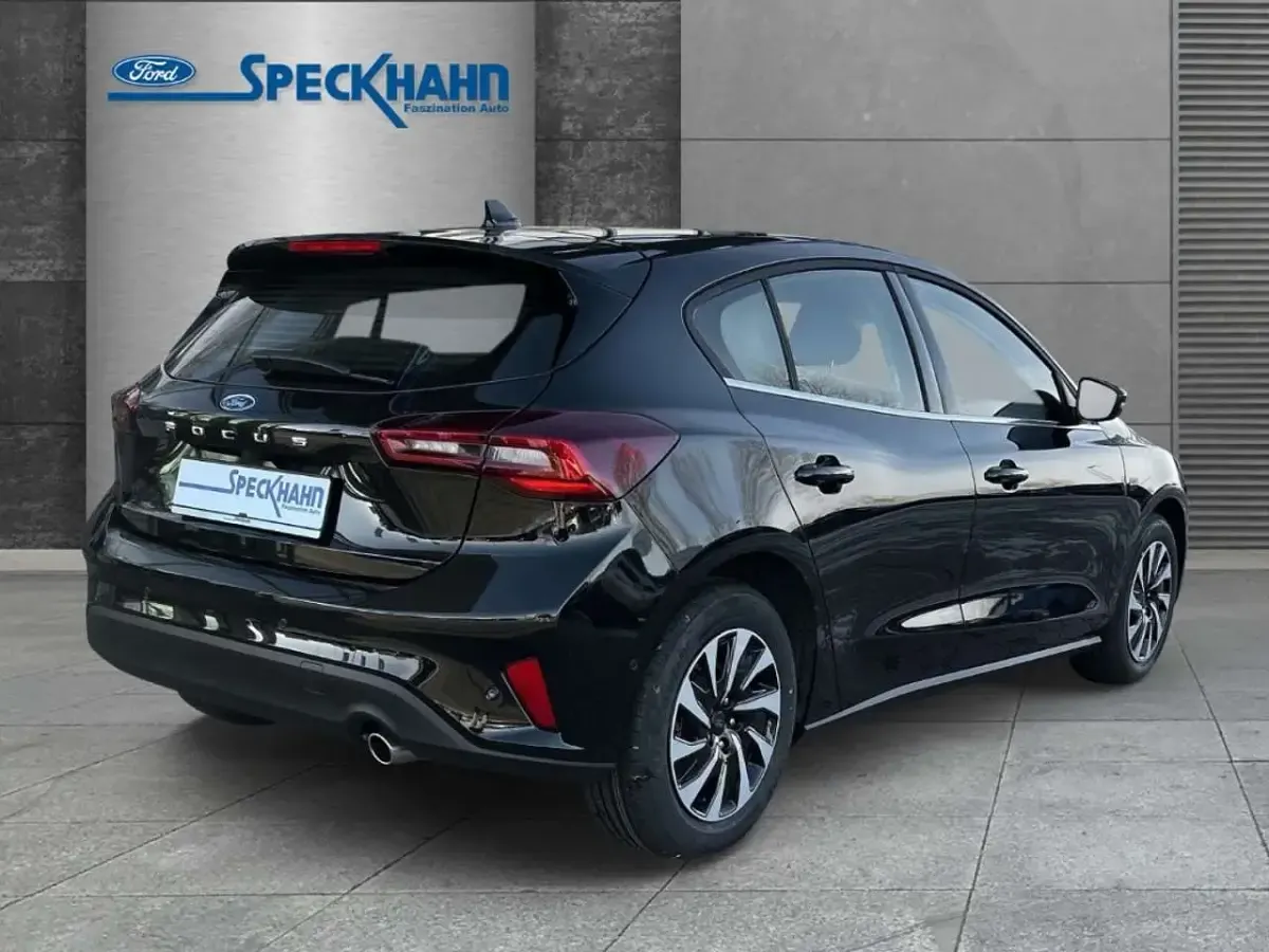 Neu Ford Focus Titanium 125 PS (91 kW) 2026 Obsidianschwarz metallic Limousine