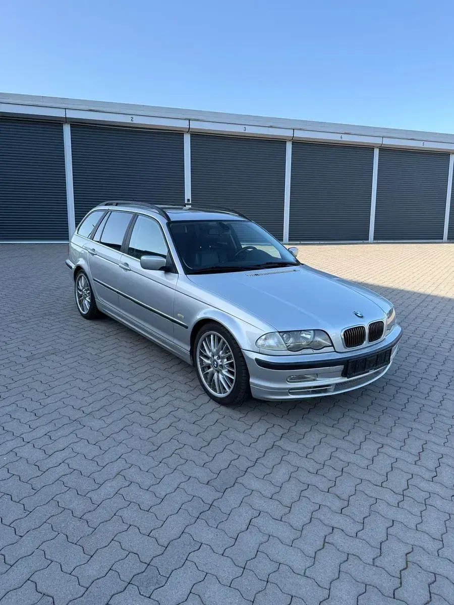Gebraucht BMW 330 231 PS (169 kW) 2000 Silber Kombi