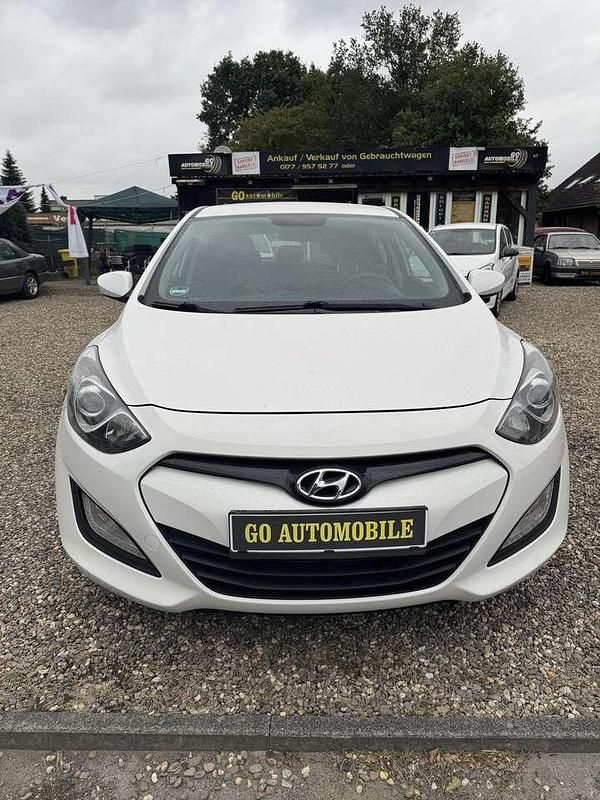 I30 Gebraucht 2014 Hyundai i30 Limousine | 5.890 € (Fairer Preis) - Bild 1/4