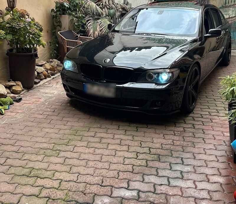Schwarz Gebraucht 2008 BMW 740L Limousine | 9.900 € - Bild 1/4