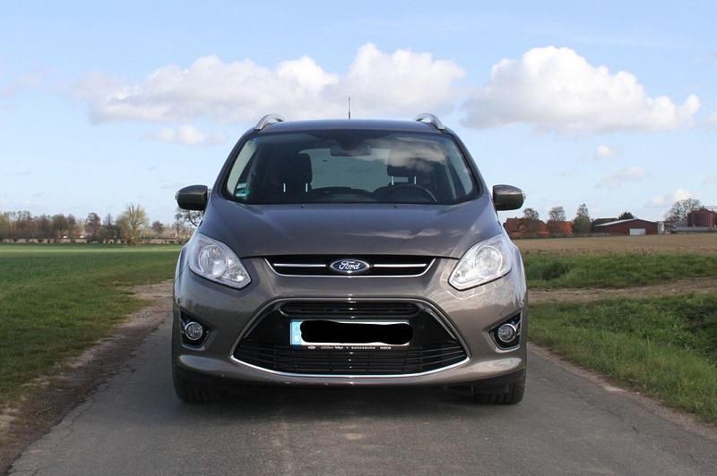Gebraucht Ford Grand C-Max Titanium 150 PS (110 kW) 2013 Braun Van / Kleinbus
