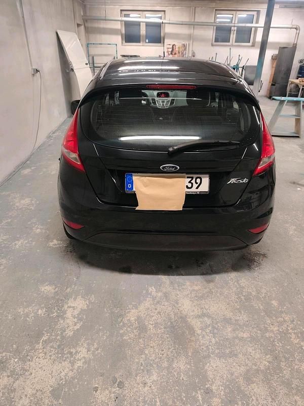Gebraucht Ford Fiesta 82 PS (60 kW) 2012 Schwarz Kleinwagen