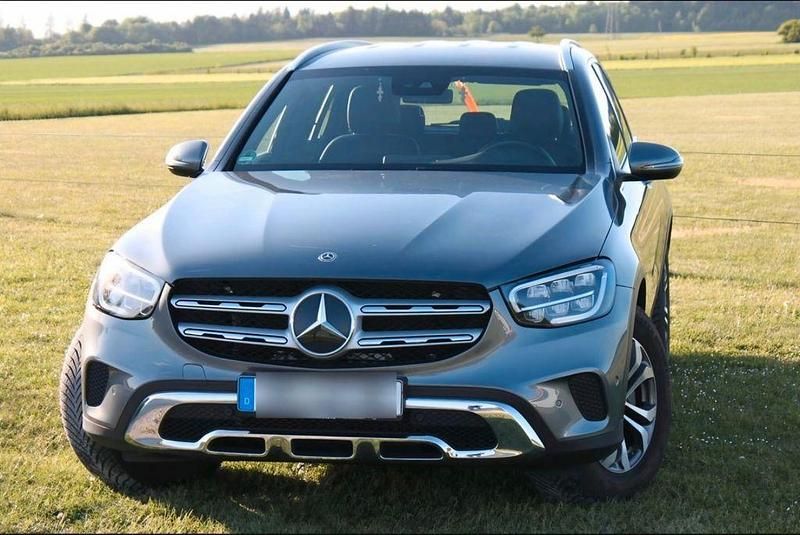 Braun Gebraucht 2019 Mercedes GLC200 SUV | 31.999 € (Fairer Preis) - Bild 1/4