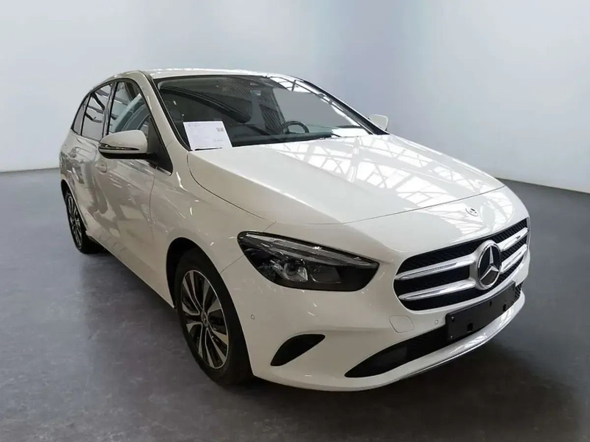 Second-hand Mercedes E250 160 CP (117 kW) 2022 Alb Berlinǎ