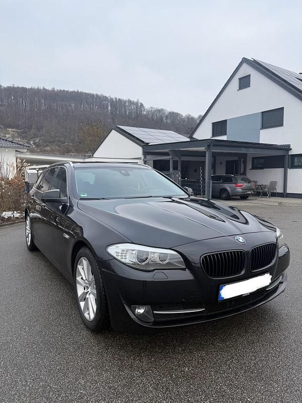 Gebraucht BMW 525 218 PS (160 kW) 2012 Schwarz Kombi