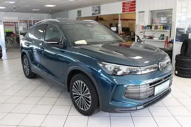 Gebraucht VW Tiguan Goal 150 PS (110 kW) 2025 Blau SUV