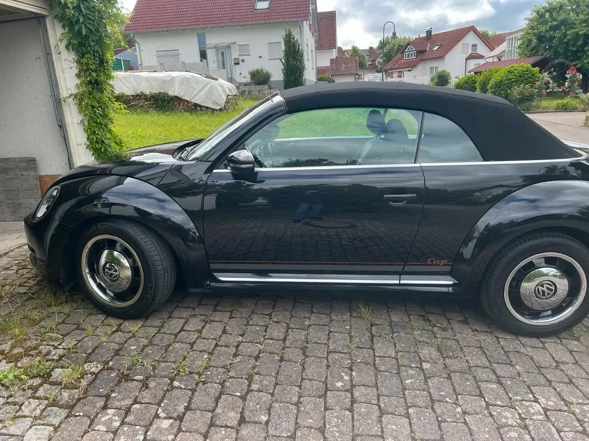 Gebraucht VW Beetle Cabriolet 105 PS (77 kW) 2015 Schwarz Cabrio