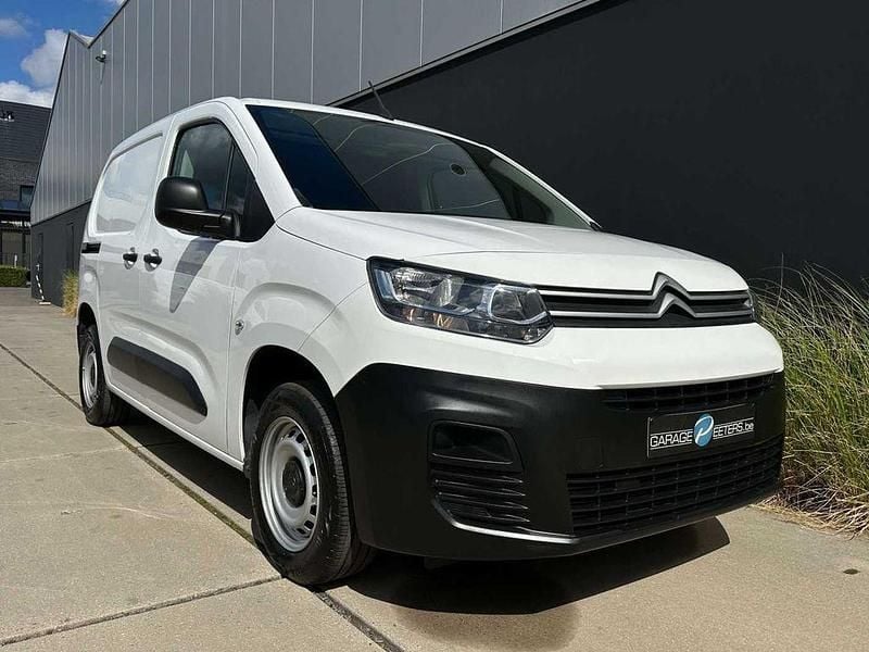 Weiß Gebraucht 2021 Citroën Berlingo Van / Kleinbus | 12.996 € (Superpreis) - Bild 1/4