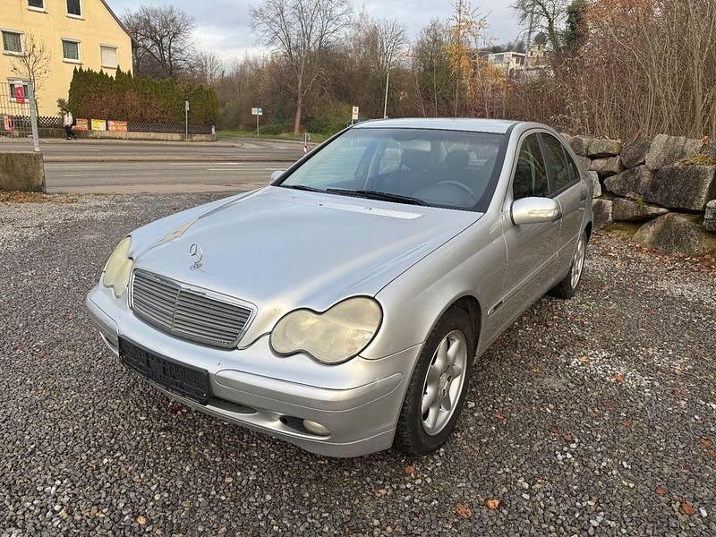 Silber Gebraucht 2003 Mercedes C180 Limousine | 2.950 € (Fairer Preis) - Bild 1/4