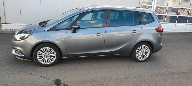 Grau Gebraucht 2016 Opel Zafira Active Van / Kleinbus | 11.600 € (Guter Preis) - Bild 1/4