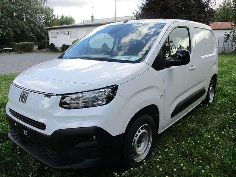 Gebraucht Fiat Doblò 102 PS (75 kW) 2024 Weiss Van / Kleinbus
