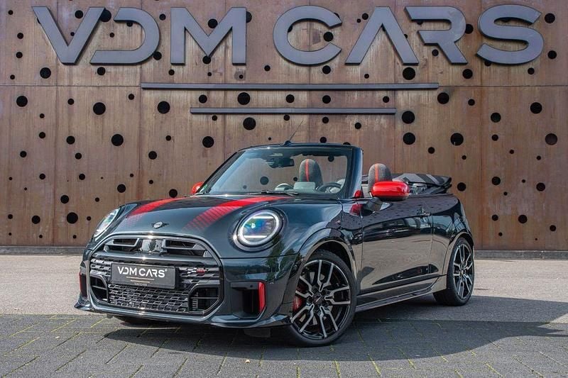 Grau Gebraucht 2025 Mini John Cooper Works Cabriolet Cabrio | 46.900 € (Teuer) - Bild 1/4