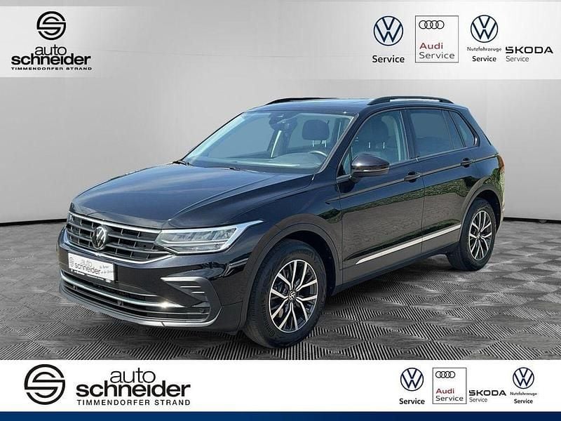Gebraucht VW Tiguan Life 150 PS (110 kW) 2022 Deep black perleffekt [sch] SUV