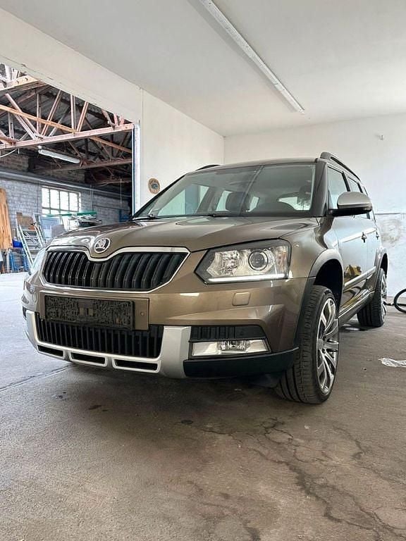 Braun Gebraucht 2014 Skoda Yeti Elegance SUV | 9.200 € (Superpreis) - Bild 1/4