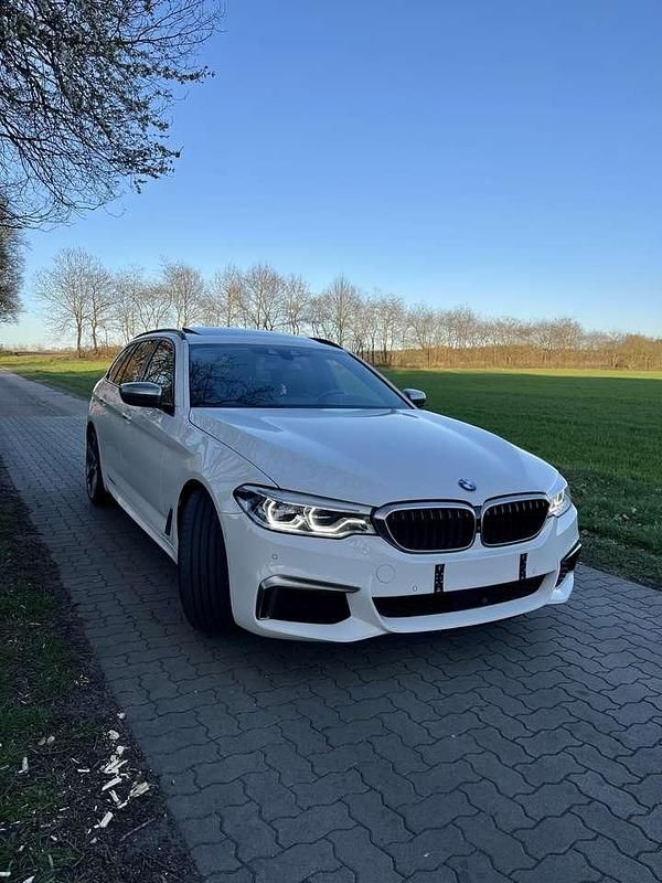 Gebraucht BMW M550 400 PS (294 kW) 2018 Weiß Limousine