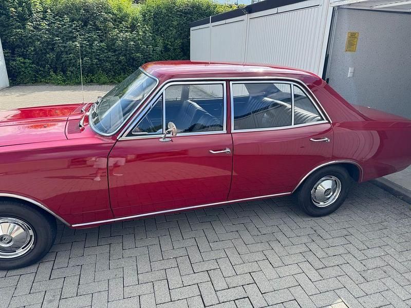 Gebraucht Opel Rekord 90 PS (66 kW) 1970 Rot Limousine